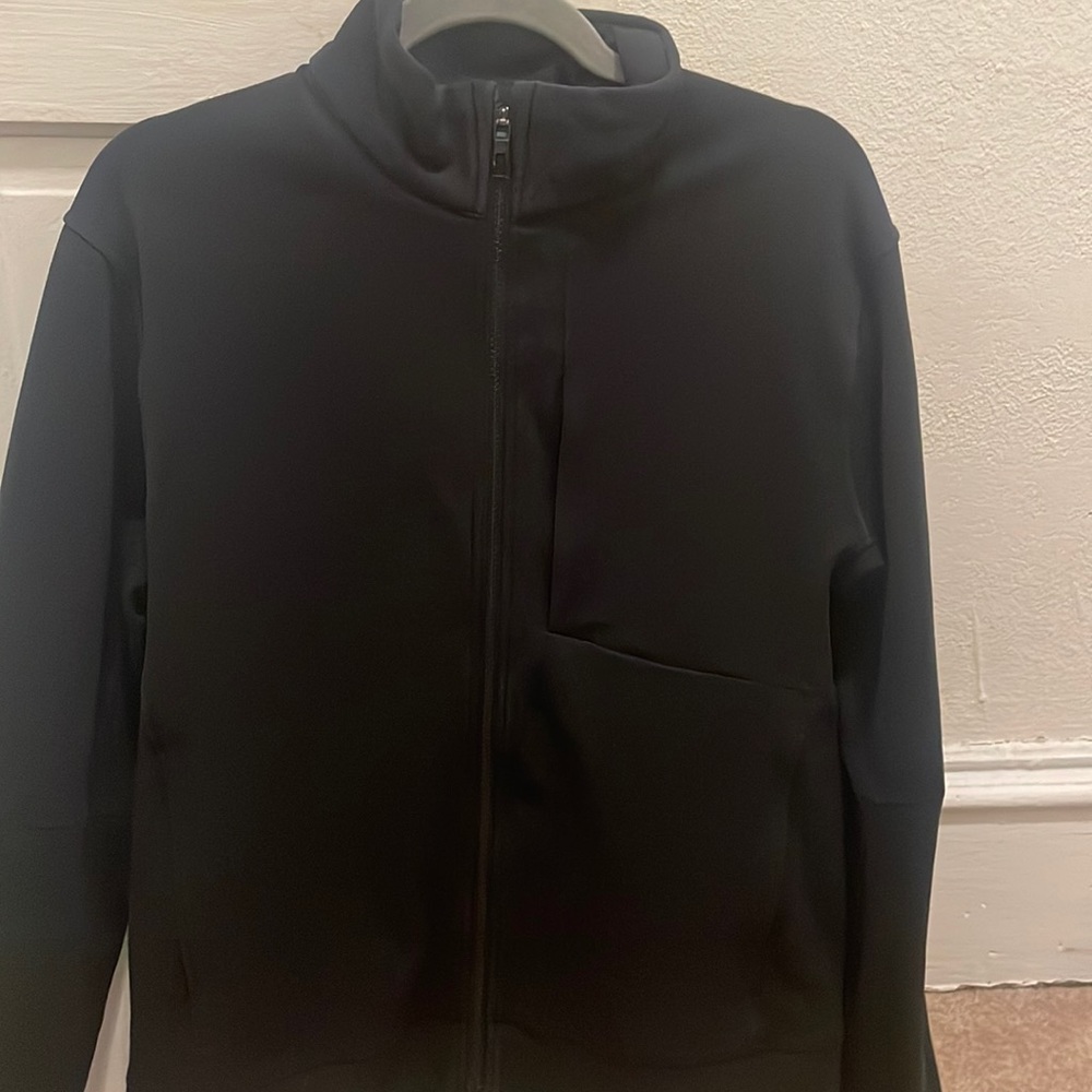 Black lululemon fall/spring jacket